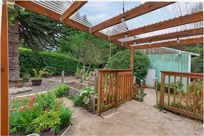 13082 SE Chittum Dr, South Beach, OR 97366 - Photo 28