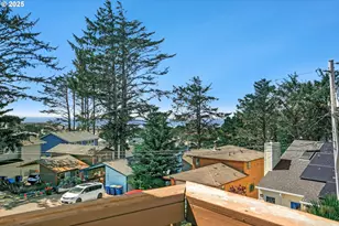 3244 NW Oar Dr, Lincoln City, OR 97367 - Photo 2