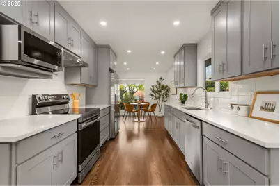 11004 SE Stanley Ave, Milwaukie, OR 97222 - Photo 8