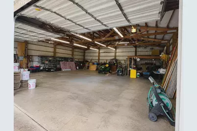 9875 NW 316th Pl, Hillsboro, OR 97124 - Photo 38