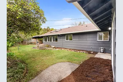3811 SE 169th Pl, Portland, OR 97236 - Photo 18