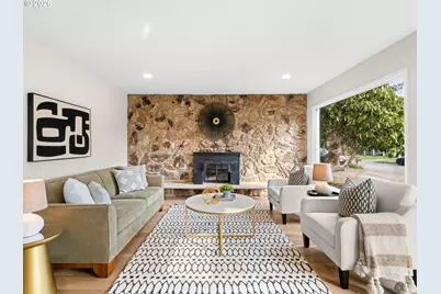 3811 SE 169th Pl, Portland, OR 97236 - Photo 2