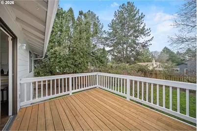 195 NW Phyllis Ct, Gresham, OR 97030 - Photo 38