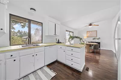 195 NW Phyllis Ct, Gresham, OR 97030 - Photo 16