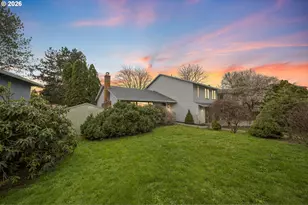 195 NW Phyllis Ct, Gresham, OR 97030 - Photo 2