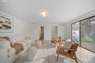 195 NW Phyllis Ct, Gresham, OR 97030 - Photo 20