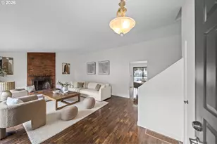 195 NW Phyllis Ct, Gresham, OR 97030 - Photo 4