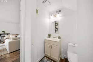 195 NW Phyllis Ct, Gresham, OR 97030 - Photo 18