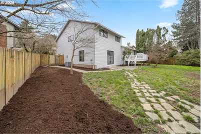 195 NW Phyllis Ct, Gresham, OR 97030 - Photo 40