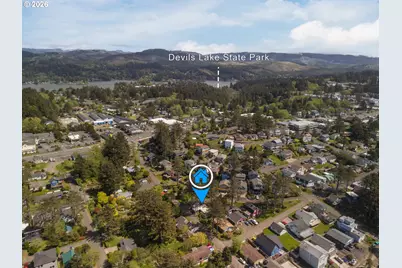 1844 NW 33rd St, Lincoln City, OR 97367 - Photo 4
