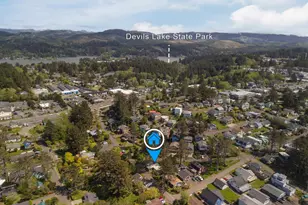 1844 NW 33rd St, Lincoln City, OR 97367 - Photo 4