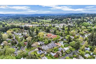 9505 SW 50th Ave, Portland, OR 97219 - Photo 32