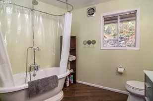 1751 Fairhill Dr, Roseburg, OR 97471 - Photo 20