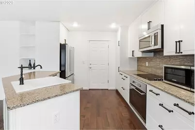 1421 SW Binford Lake Pkwy, Gresham, OR 97080 - Photo 12