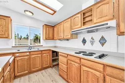 662 Lochaven Ave, Springfield, OR 97477 - Photo 14