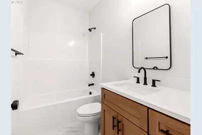 7484 SE 51st Ave, Portland, OR 97206 - Photo 8