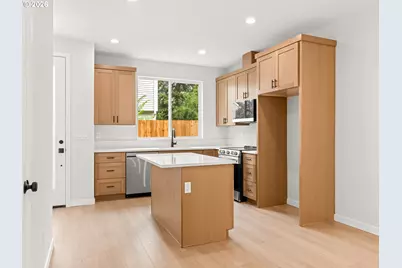 7484 SE 51st Ave, Portland, OR 97206 - Photo 2