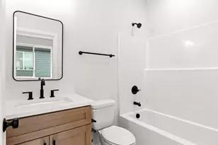 7484 SE 51st Ave, Portland, OR 97206 - Photo 10