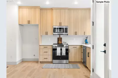 7381 N Mobile Ave, Portland, OR 97217 - Photo 6