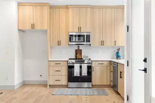 7381 N Mobile Ave, Portland, OR 97217 - Photo 6