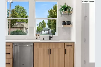 7381 N Mobile Ave, Portland, OR 97217 - Photo 8