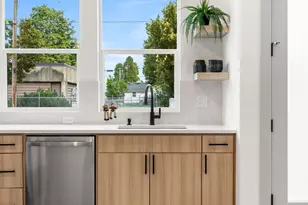 7381 N Mobile Ave, Portland, OR 97217 - Photo 8