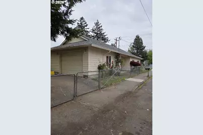 17329 SE Alder St, Portland, OR 97233 - Photo 2