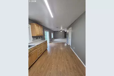 17329 SE Alder St, Portland, OR 97233 - Photo 4