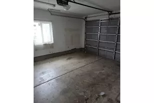 17329 SE Alder St, Portland, OR 97233 - Photo 10
