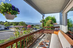 1712 Nevada St, The Dalles, OR 97058 - Photo 4