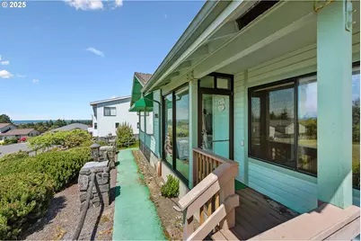 705 Prefontaine Dr, Coos Bay, OR 97420 - Photo 28