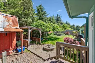 705 Prefontaine Dr, Coos Bay, OR 97420 - Photo 36