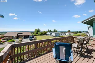 705 Prefontaine Dr, Coos Bay, OR 97420 - Photo 24