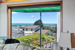 705 Prefontaine Dr, Coos Bay, OR 97420 - Photo 12