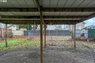 715 19th St, Salem, OR 97301 - Photo 28