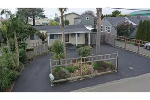 237 Wharf St, Brookings, OR 97415 - Photo 24