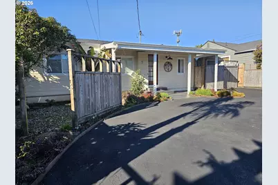 237 Wharf St, Brookings, OR 97415 - Photo 2