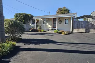 237 Wharf St, Brookings, OR 97415 - Photo 1