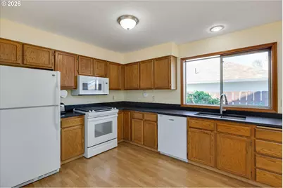 1360 N Locust St, Canby, OR 97013 - Photo 16