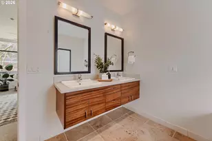 1616 NW Riverscape St, Portland, OR 97209 - Photo 18