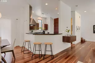 1616 NW Riverscape St, Portland, OR 97209 - Photo 10