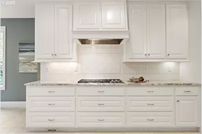 5436 SW Champion Pl, Portland, OR 97225 - Photo 8