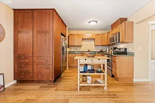 9810 SW 55th Ave, Portland, OR 97219 - Photo 38