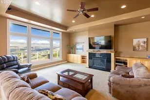 397 Summit Ridge Dr, The Dalles, OR 97058 - Photo 8