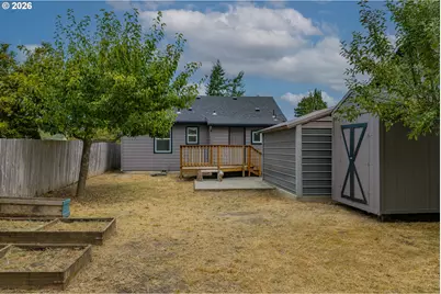 561 W 4th St, Coquille, OR 97423 - Photo 4
