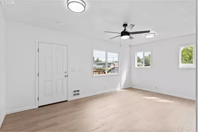 561 W 4th St, Coquille, OR 97423 - Photo 6