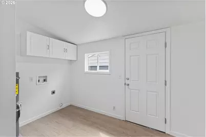 561 W 4th St, Coquille, OR 97423 - Photo 22
