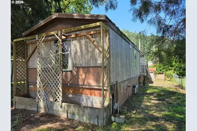 440 Division Ave, Drain, OR 97435 - Photo 2