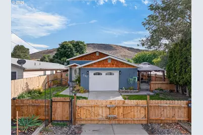 745 Court Ave, Baker City, OR 97814 - Photo 1