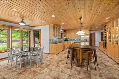 1515 S Radcliffe Ct, Portland, OR 97219 - Photo 10
